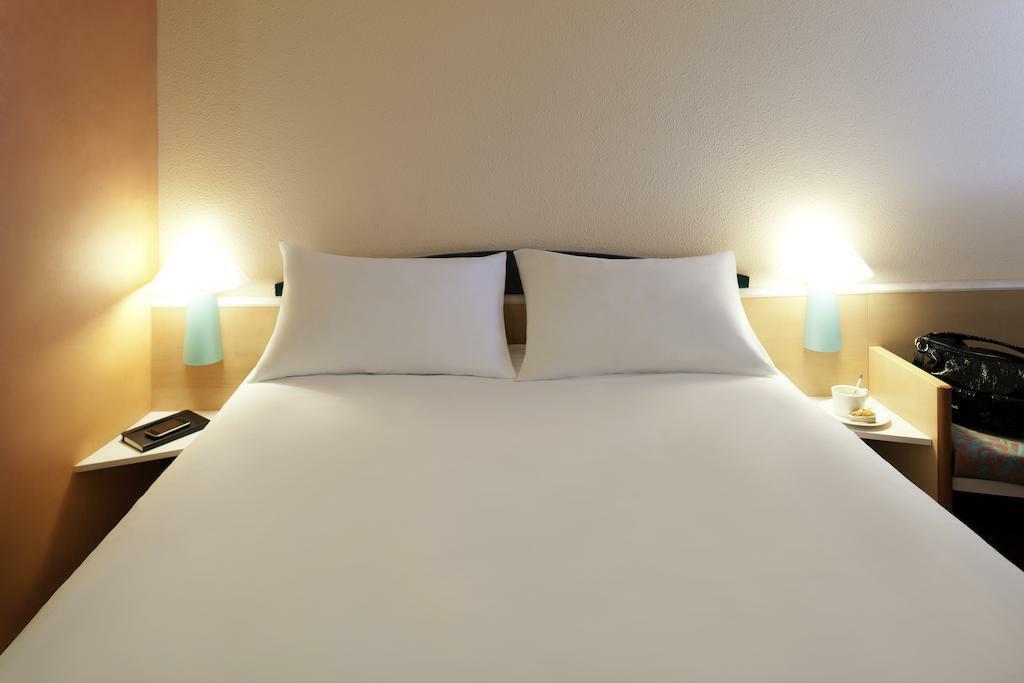 宜必思里尔阿斯克新城大体育场酒店 外观 照片
